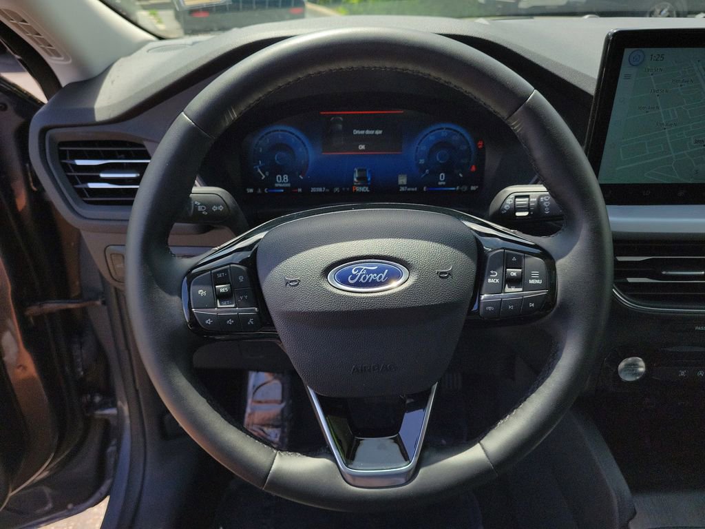 Used 2025 Ford Escape Platinum AWD/4WD image 28