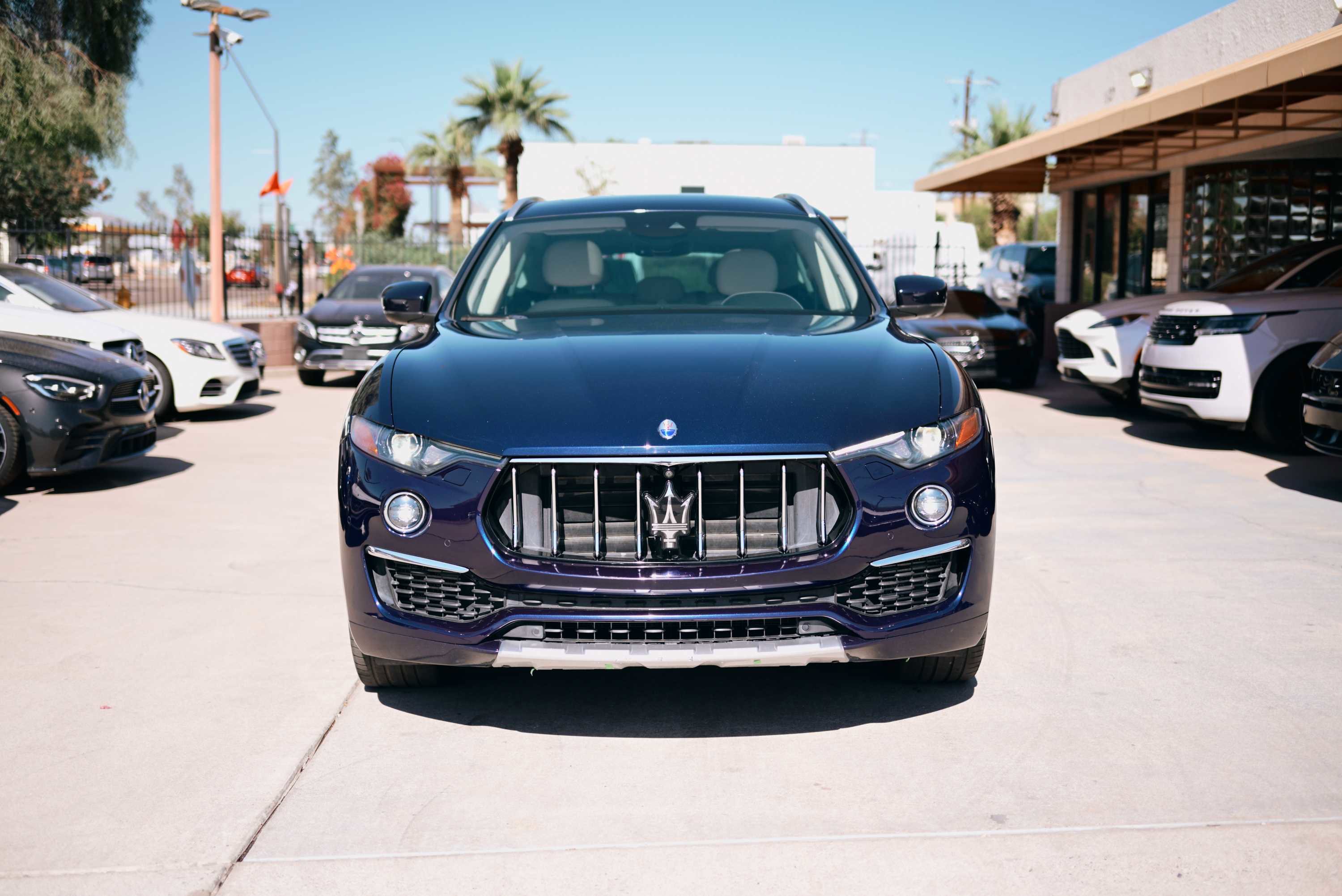 Used 2019 Maserati Levante GranLusso AWD/4WD image 2