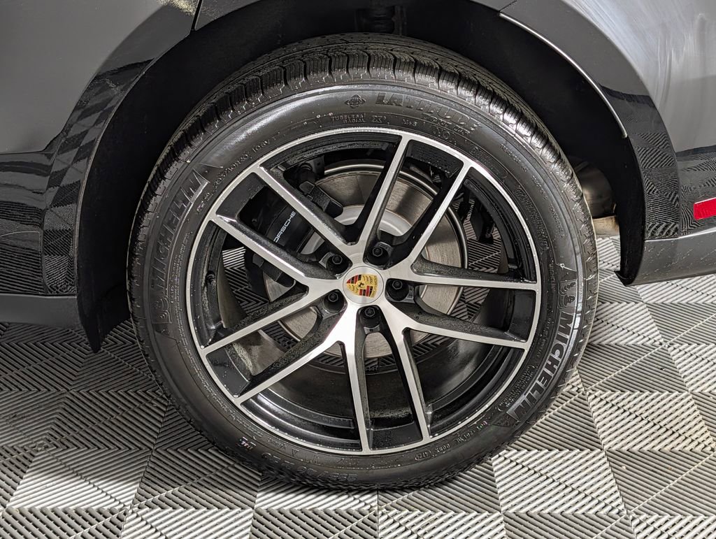 New 2026 Porsche Macan image 12