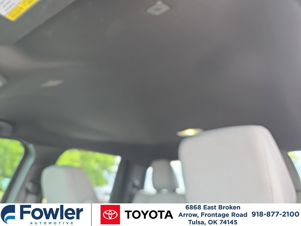 Certified 2025 Toyota Tacoma SR5 AWD/4WD image 18