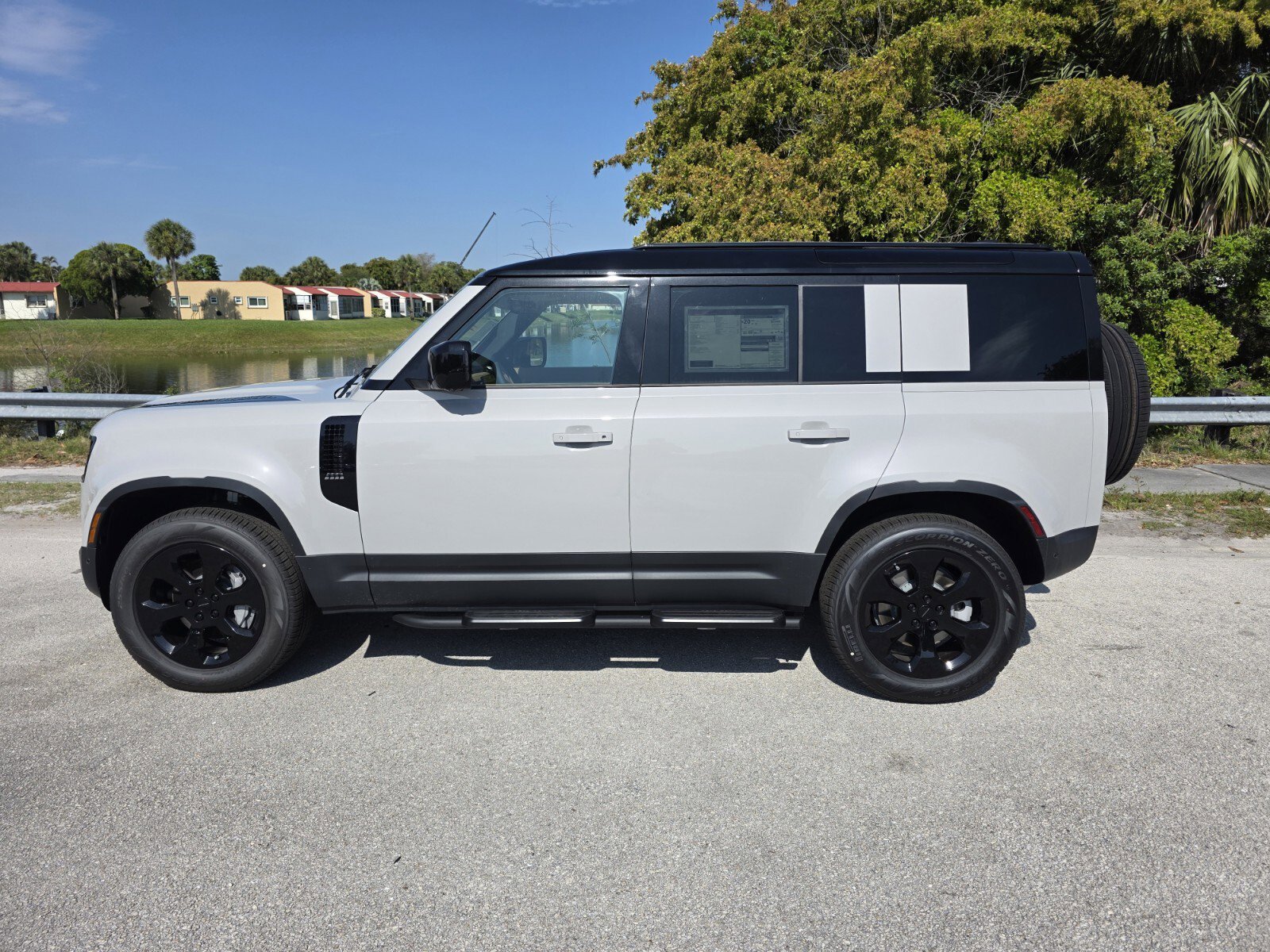 New 2026 Land Rover Defender 110 S AWD/4WD image 7