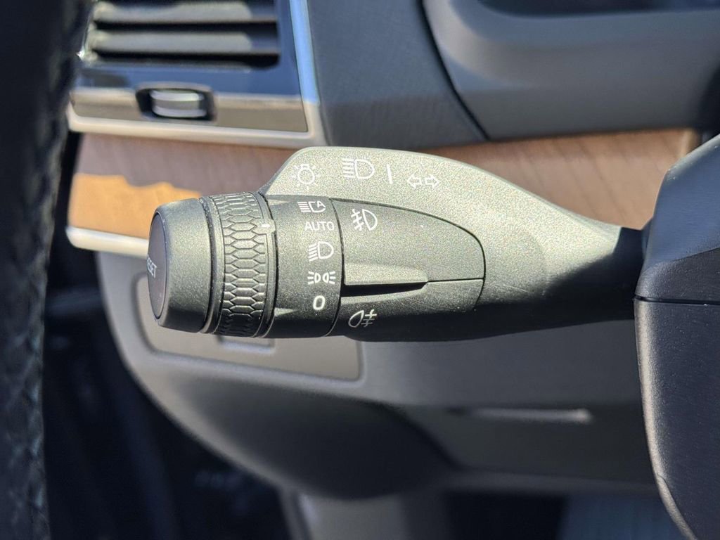 Certified 2023 Volvo XC90 B6 Plus w/ Protection Package Premier image 21