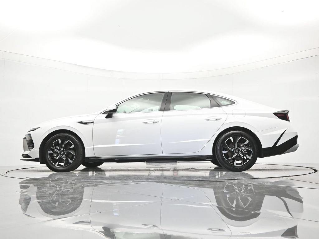 Used 2025 Hyundai Sonata SEL FWD image 44