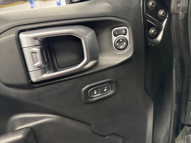 Used 2018 Jeep Wrangler Unlimited Sport S image 23