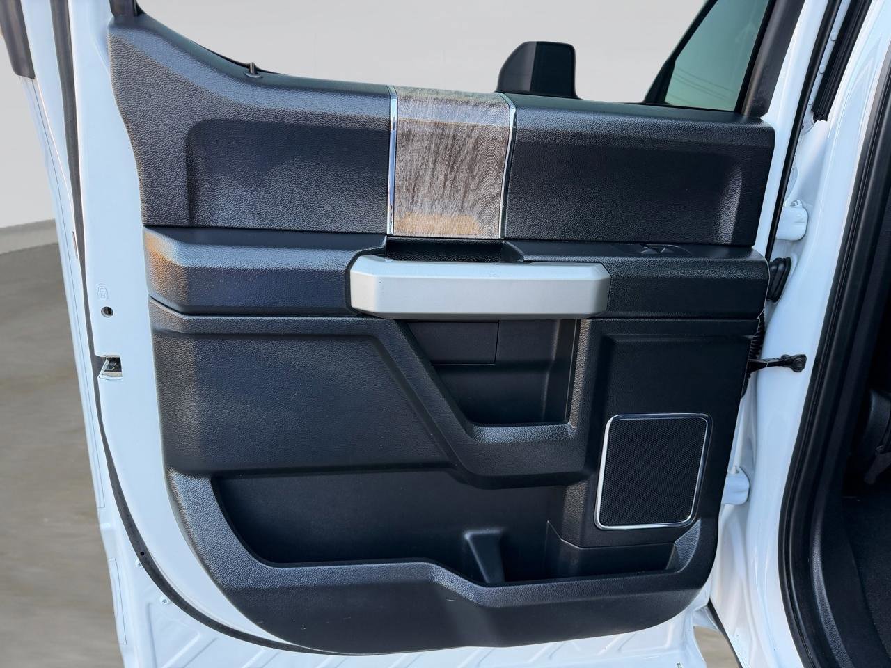 Used 2019 Ford F250 Lariat w/ Lariat Ultimate Package image 47