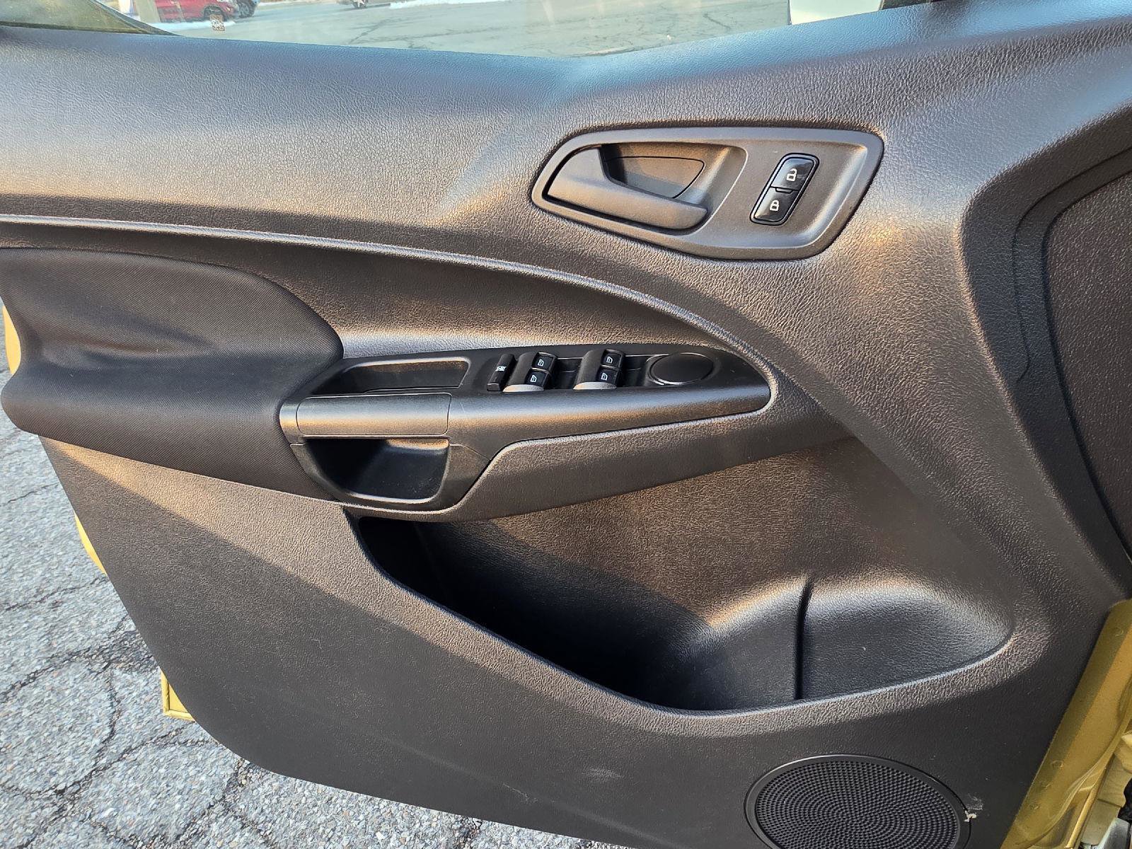 Used 2017 Ford Transit Connect XL image 29