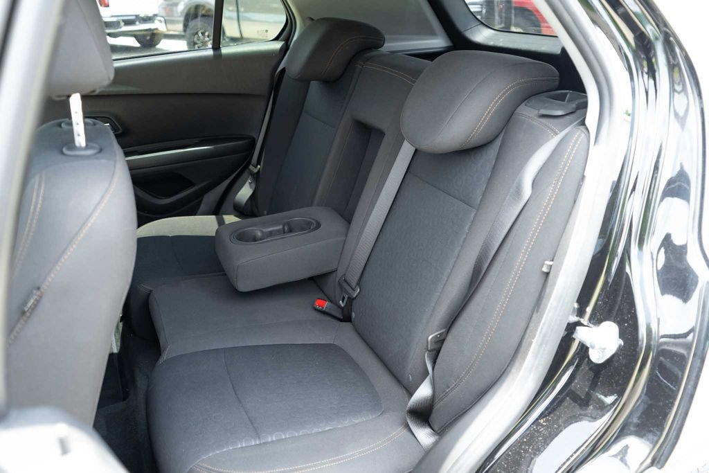Used 2021 Chevrolet Trax LS w/ Tint and Cruise Package FWD image 14