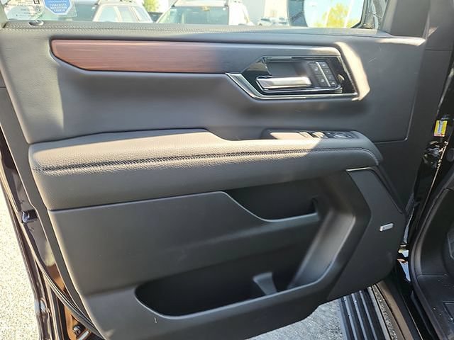 New 2026 GMC Yukon XL Denali w/ Sun & Power Step Package AWD/4WD image 8