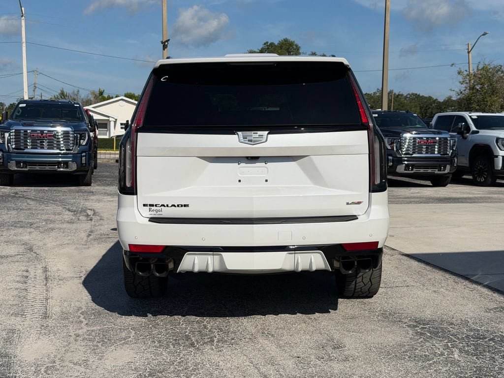 Used 2023 Cadillac Escalade V w/ LPO, ONYX Package AWD/4WD image 6