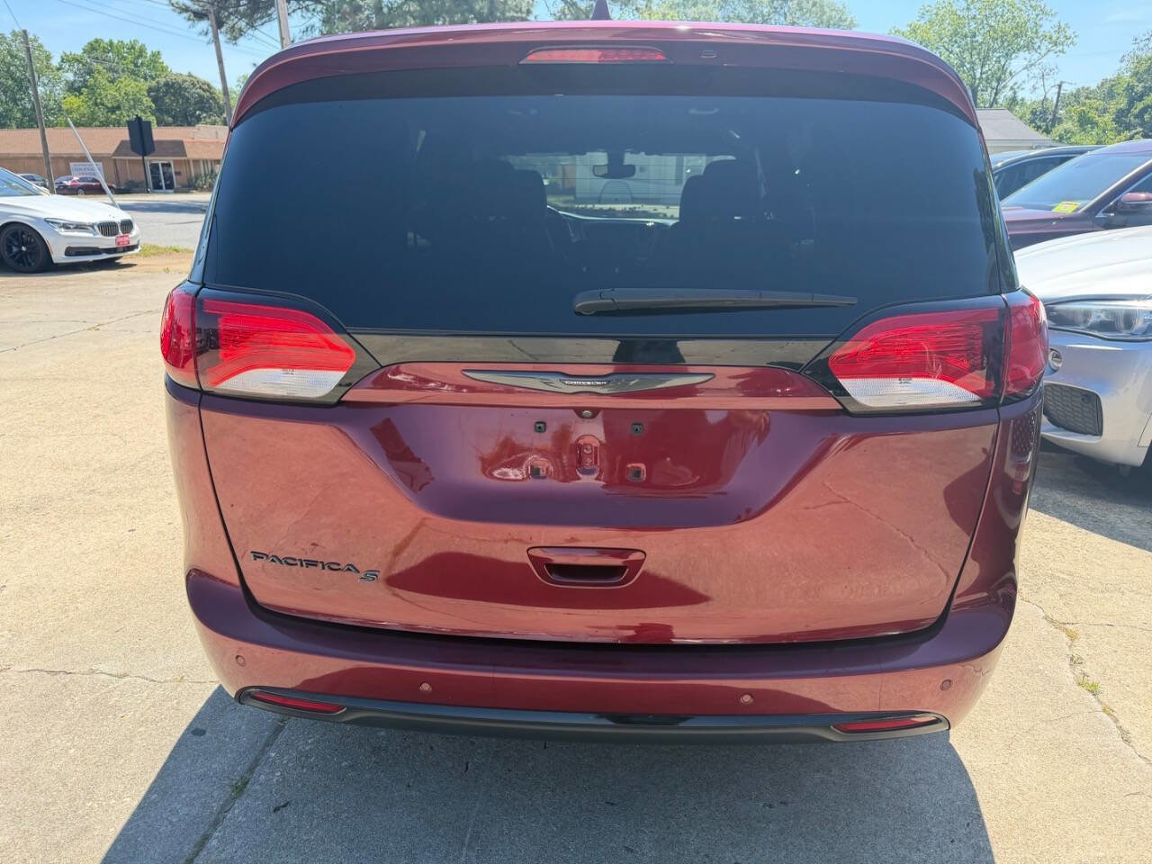 Used 2018 Chrysler Pacifica Touring-L Plus w/ S Appearance Package FWD image 6
