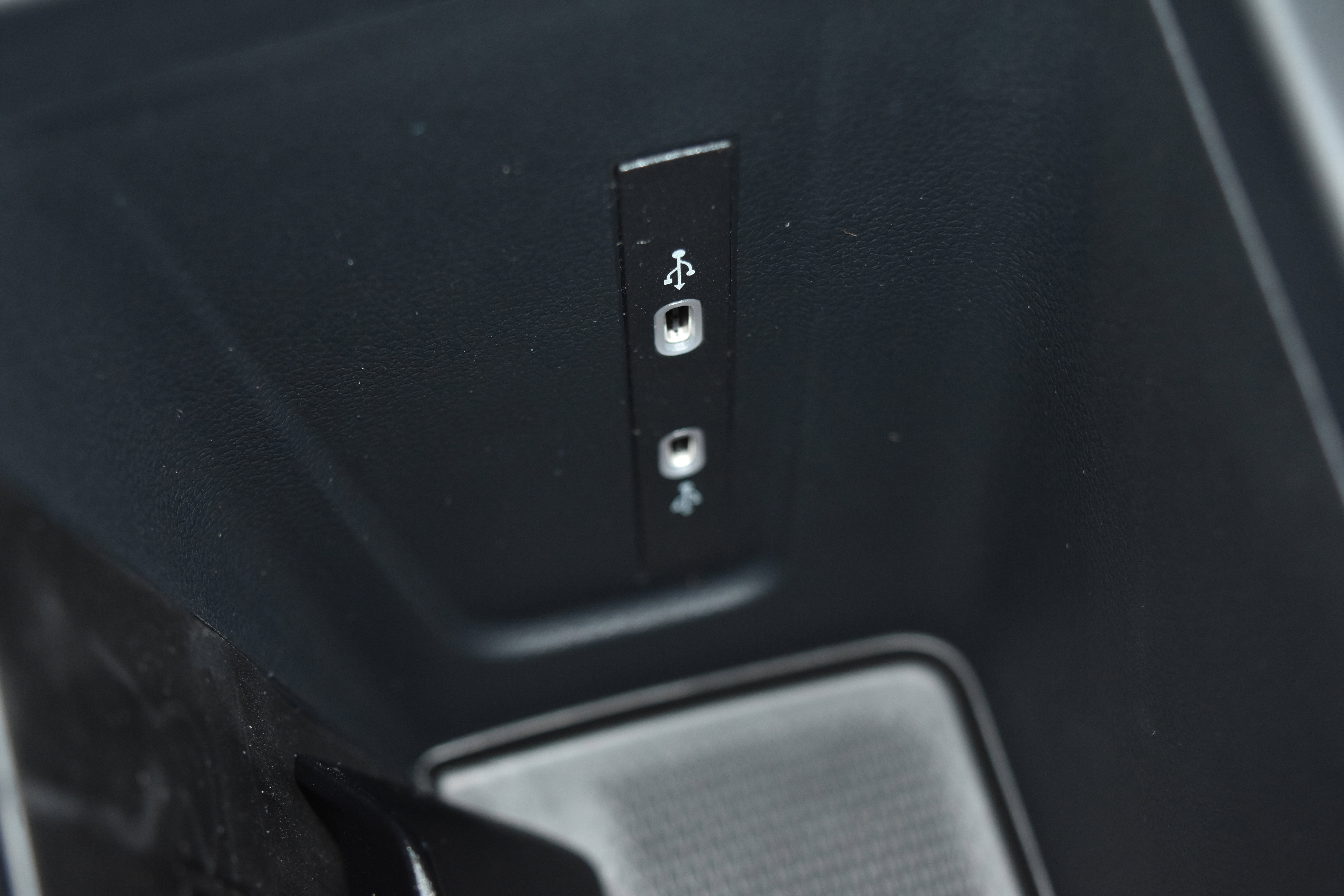 New 2026 Volkswagen Tiguan SE image 12