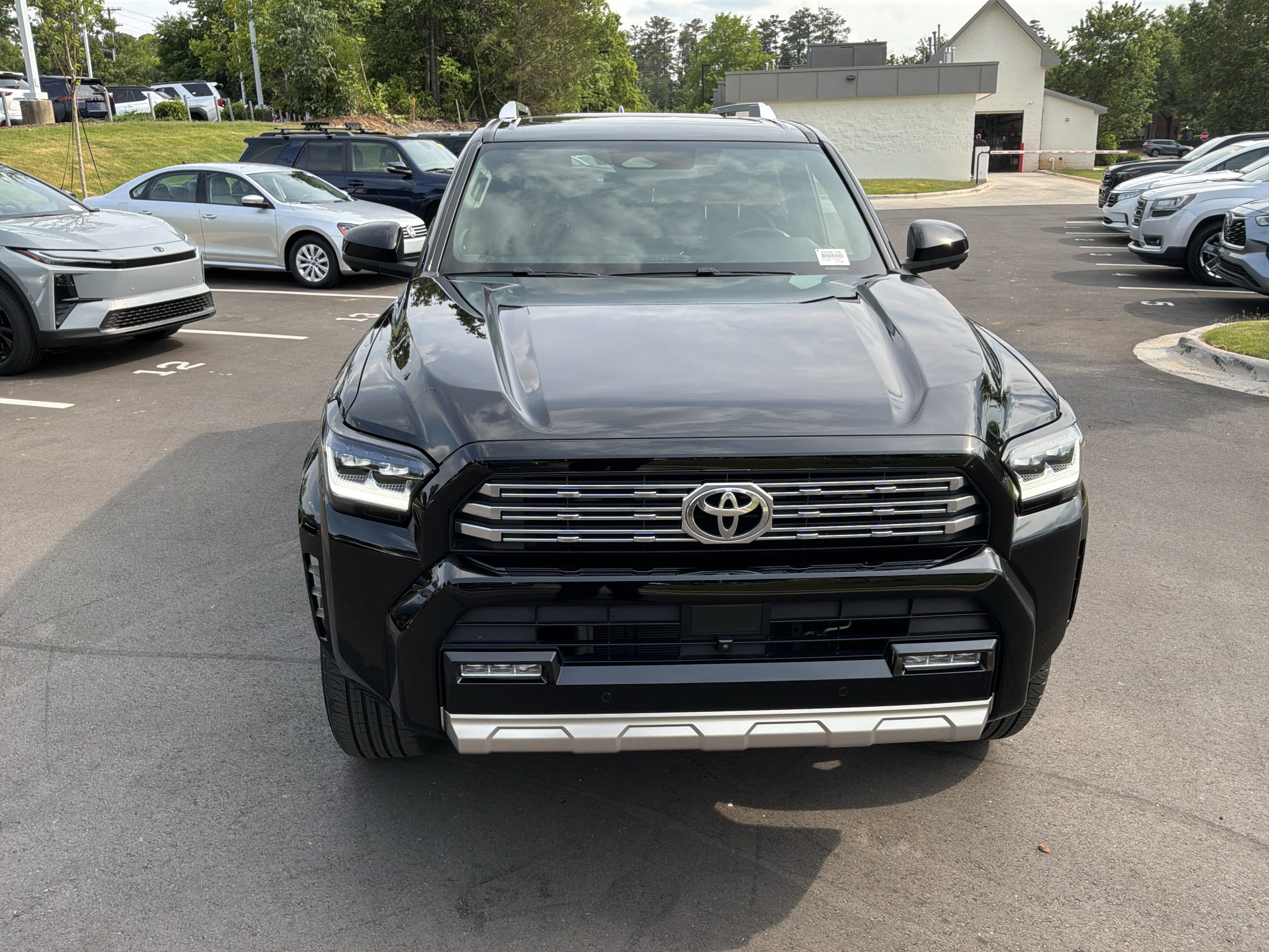 Used 2025 Toyota 4Runner Limited AWD/4WD image 3