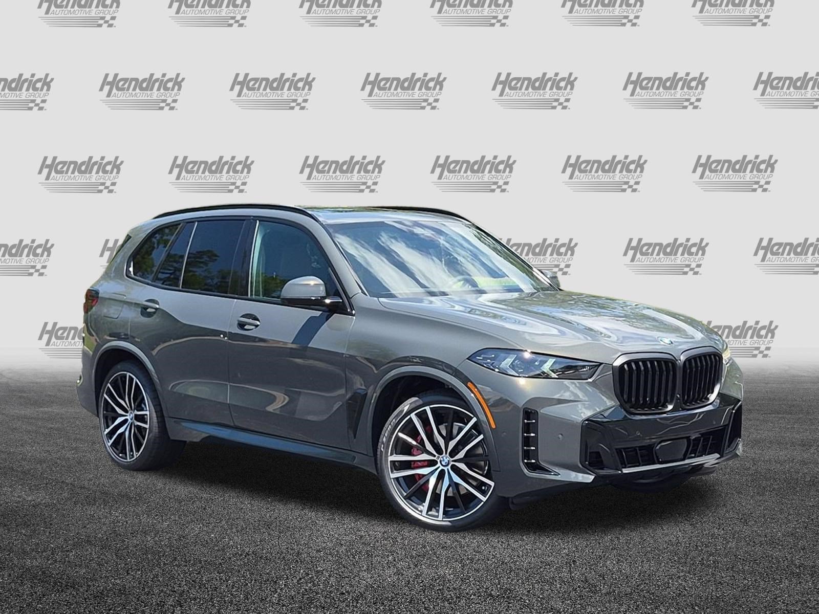 New 2026 BMW X5 xDrive40i w/ M Sport Package AWD/4WD image 2