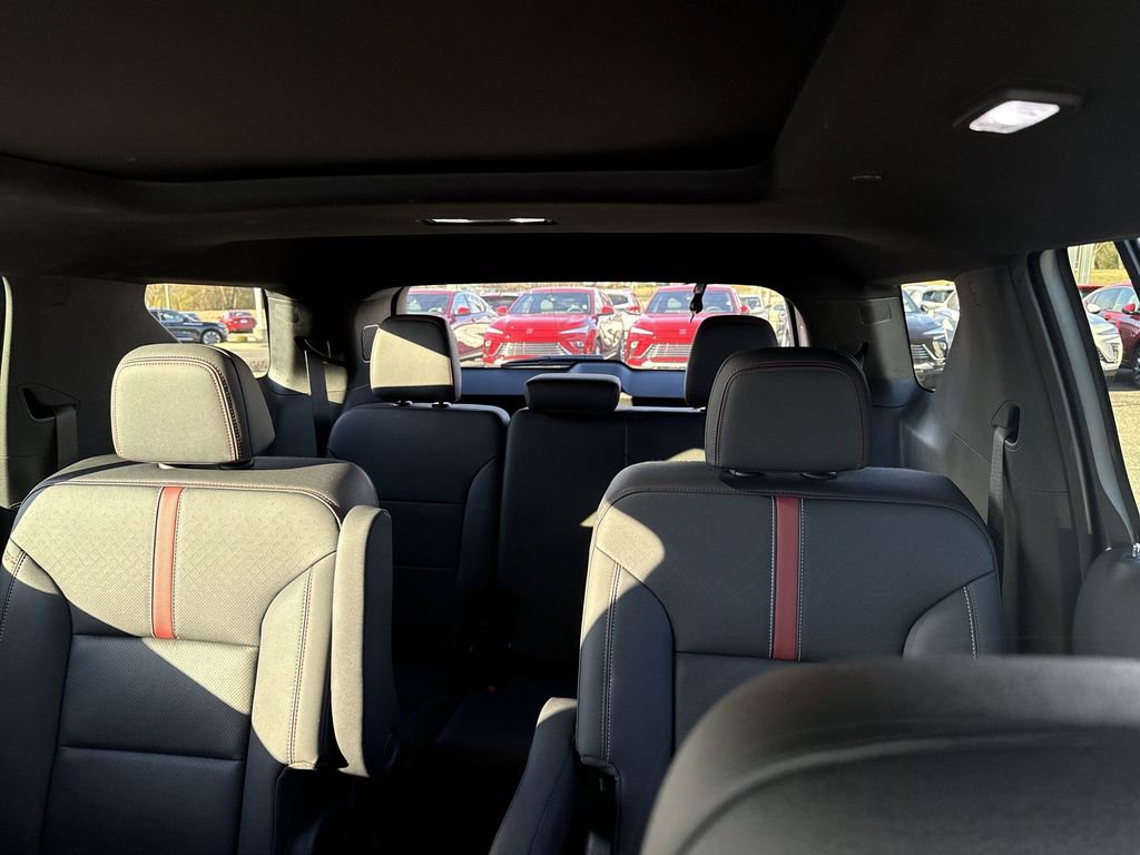 Certified 2025 Chevrolet Traverse RS w/ LPO, Floor Liner Package image 12