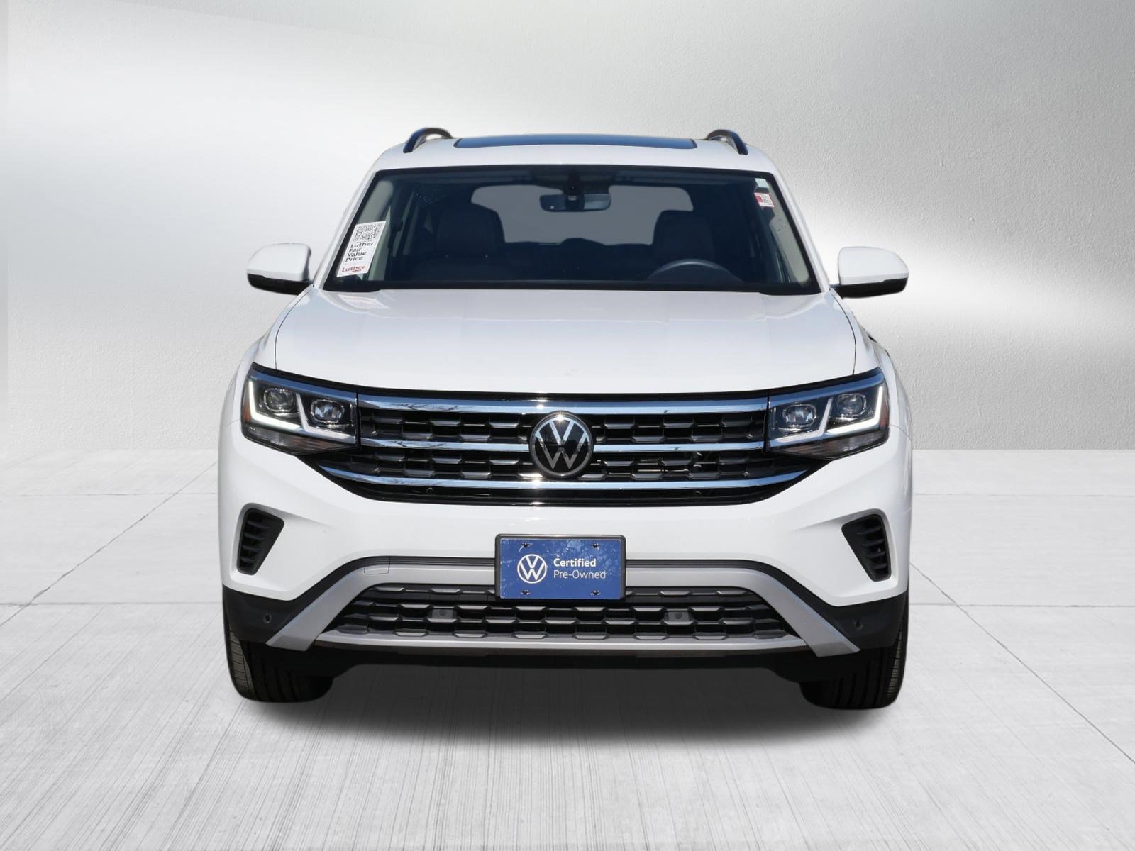 Certified 2022 Volkswagen Atlas SE image 2