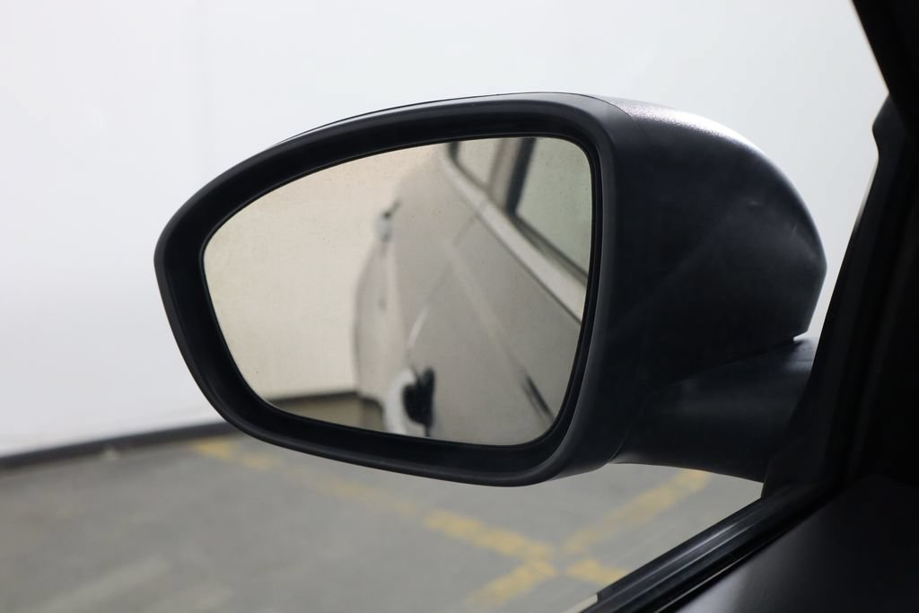 Used 2025 Nissan Altima 2.5 SV FWD image 40