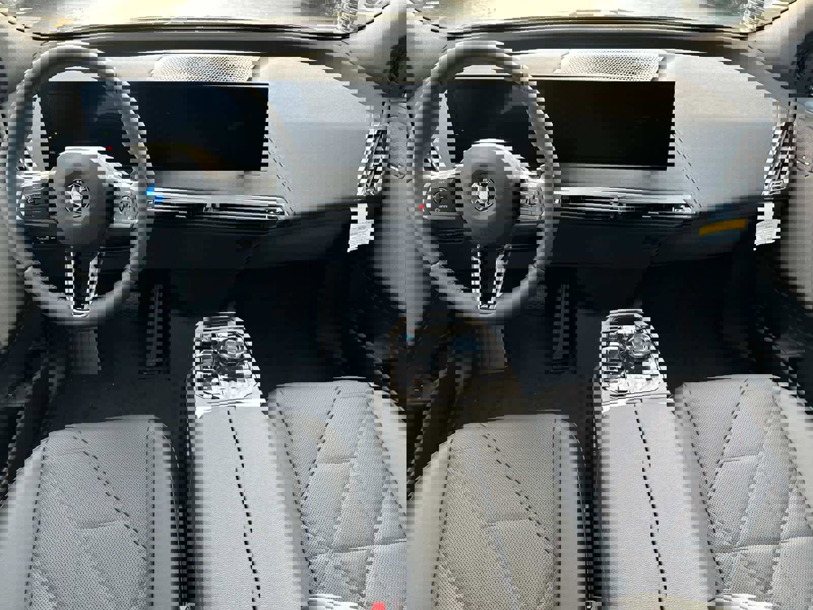 Used 2025 BMW iX xDrive50 w/ Premium Package image 2