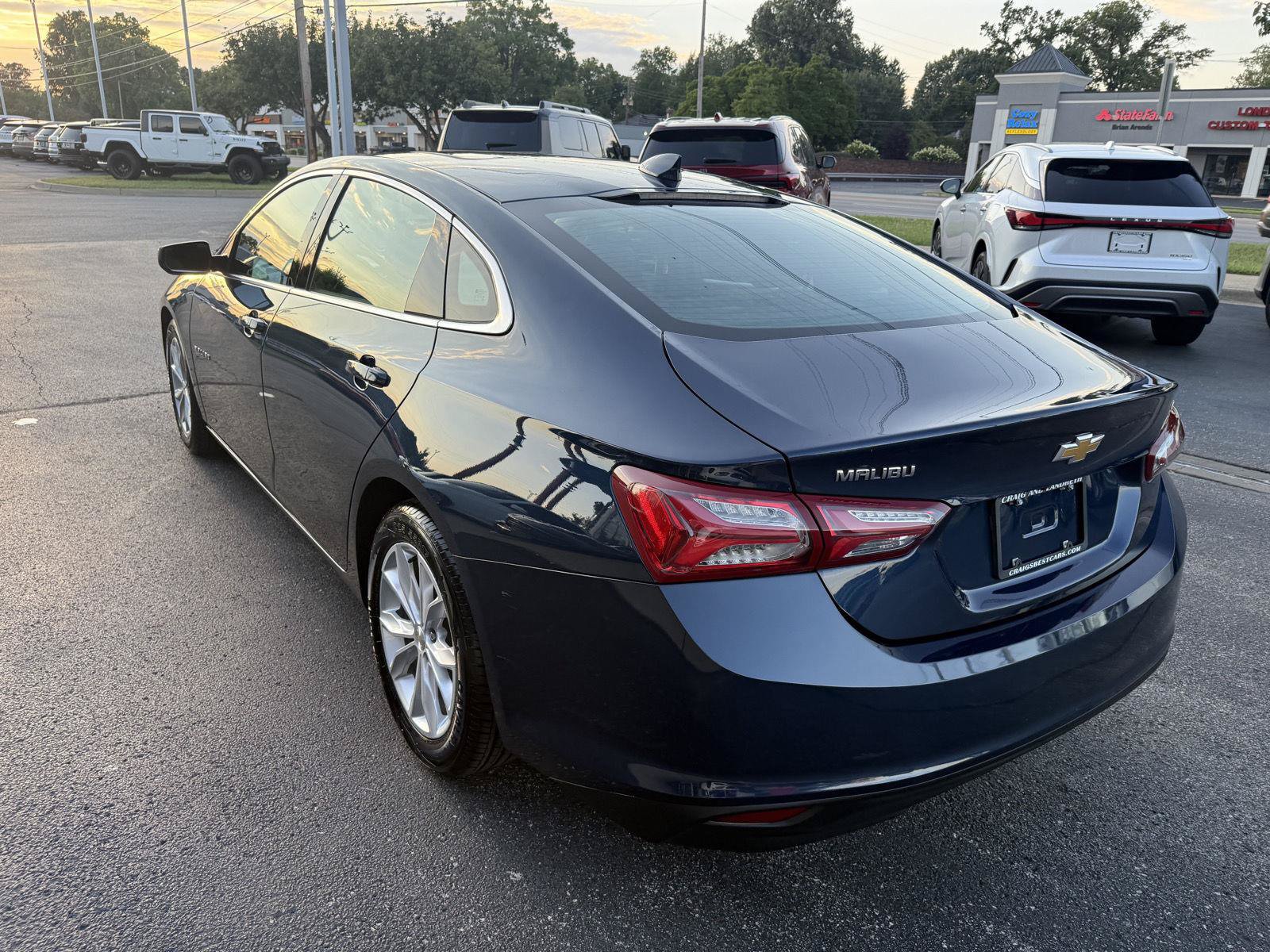 Used 2022 Chevrolet Malibu LT FWD image 5