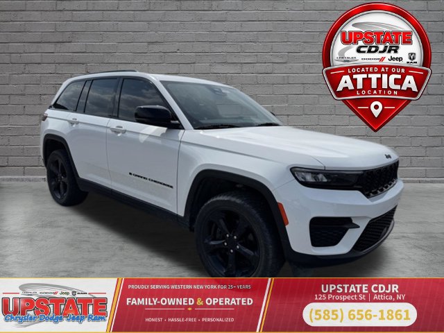 Used 2023 Jeep Grand Cherokee Altitude AWD/4WD image 1