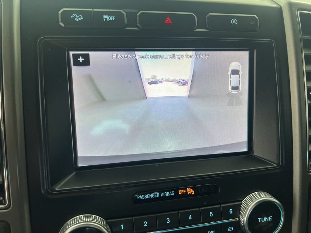 Used 2019 Ford Expedition XLT w/ Equipment Group 201A AWD/4WD image 14