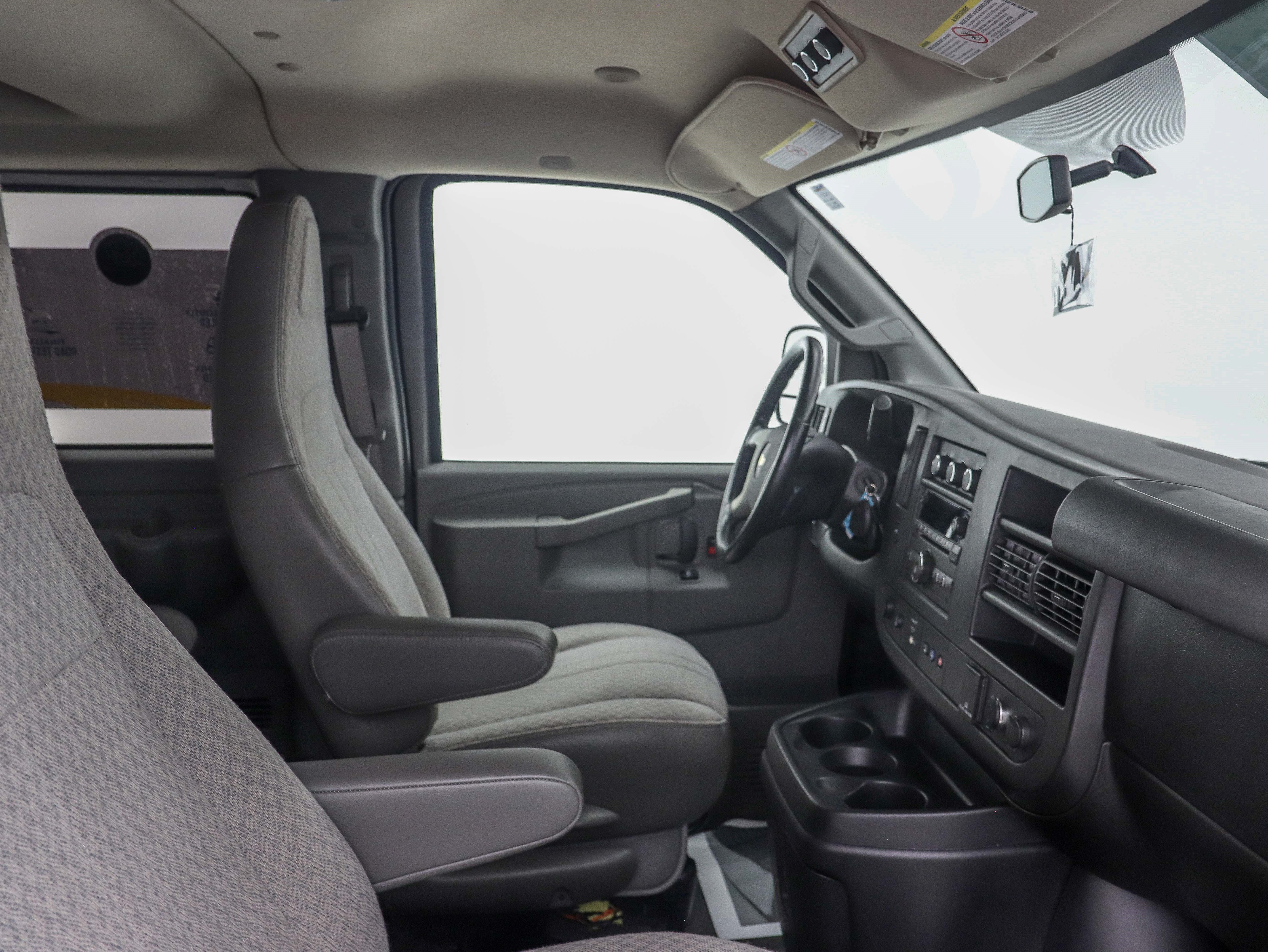 Used 2016 Chevrolet Express 2500 LS RWD image 18