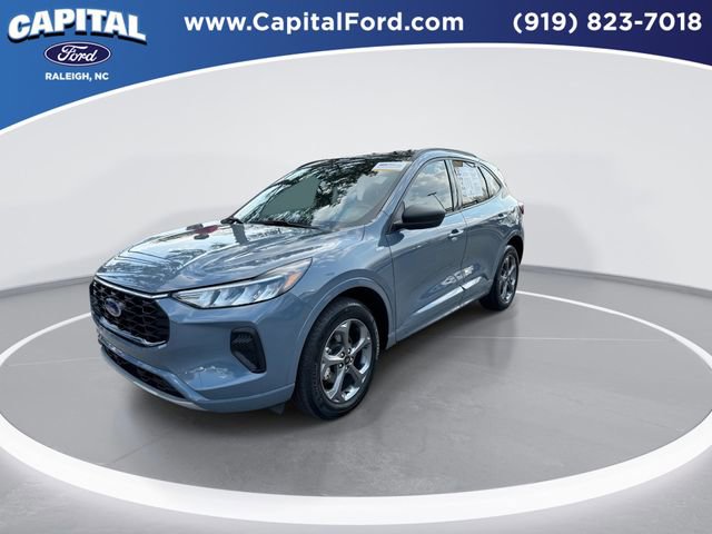 Certified 2024 Ford Escape ST-Line w/ Tech Pack #1 AWD/4WD image 4