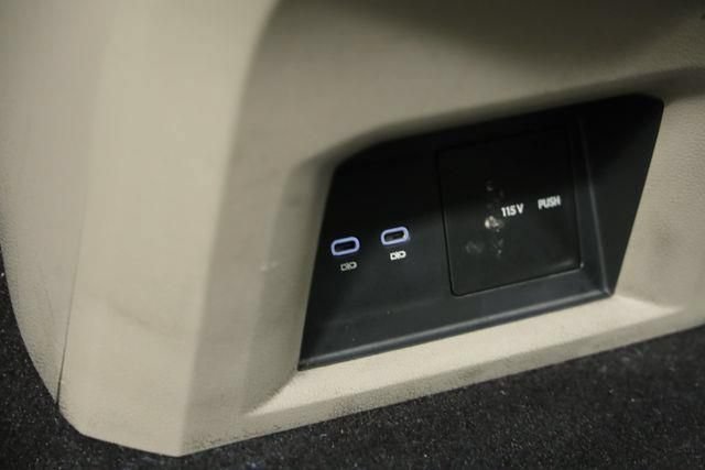 Used 2022 Volkswagen Atlas SE w/ Black Wheel Package FWD image 29