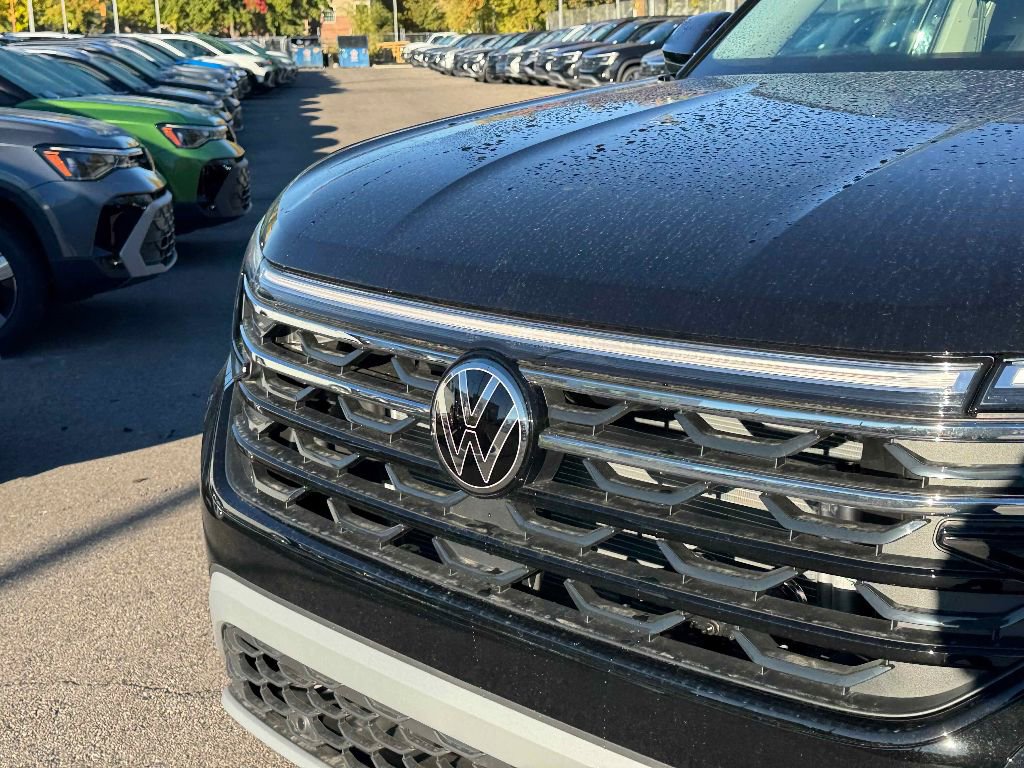New 2026 Volkswagen Atlas Peak Edition image 8