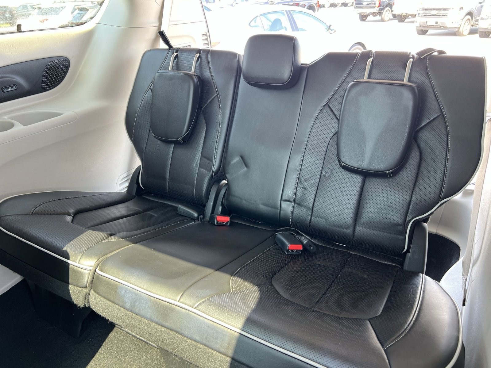 Used 2022 Chrysler Pacifica Limited AWD/4WD image 34