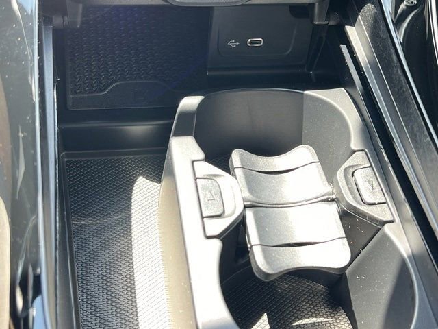 Used 2024 Mercedes-Benz C 300 Sedan image 29