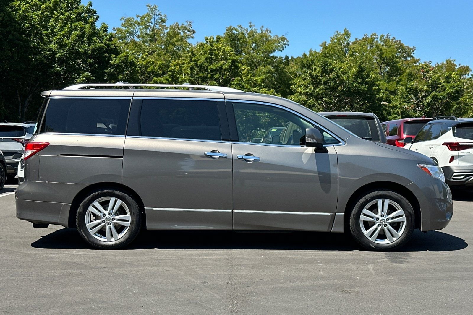 Used 2015 Nissan Quest SL w/ Value Cargo Package FWD image 3