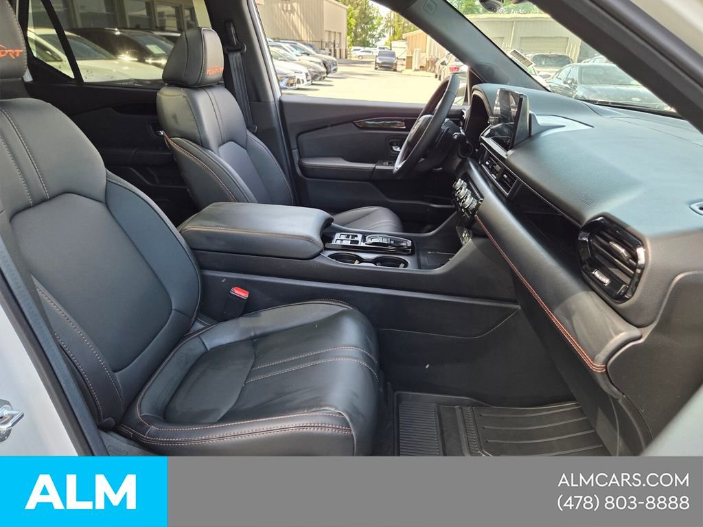Used 2025 Honda Pilot TrailSport image 19