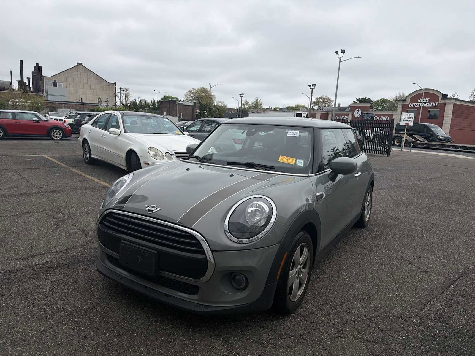 Used 2021 MINI Cooper 2-Door Hardtop FWD image 2