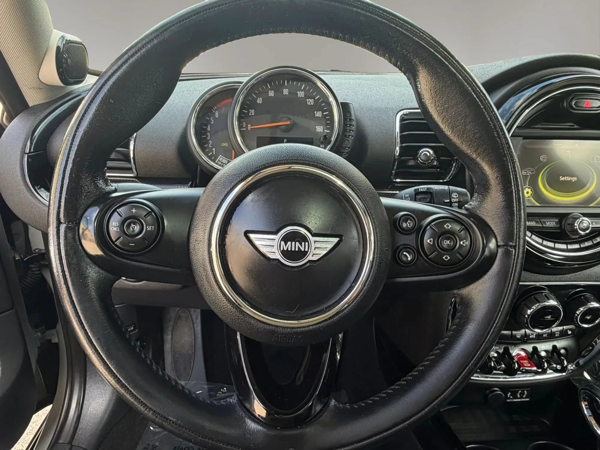 Used 2016 MINI Cooper Clubman FWD image 15