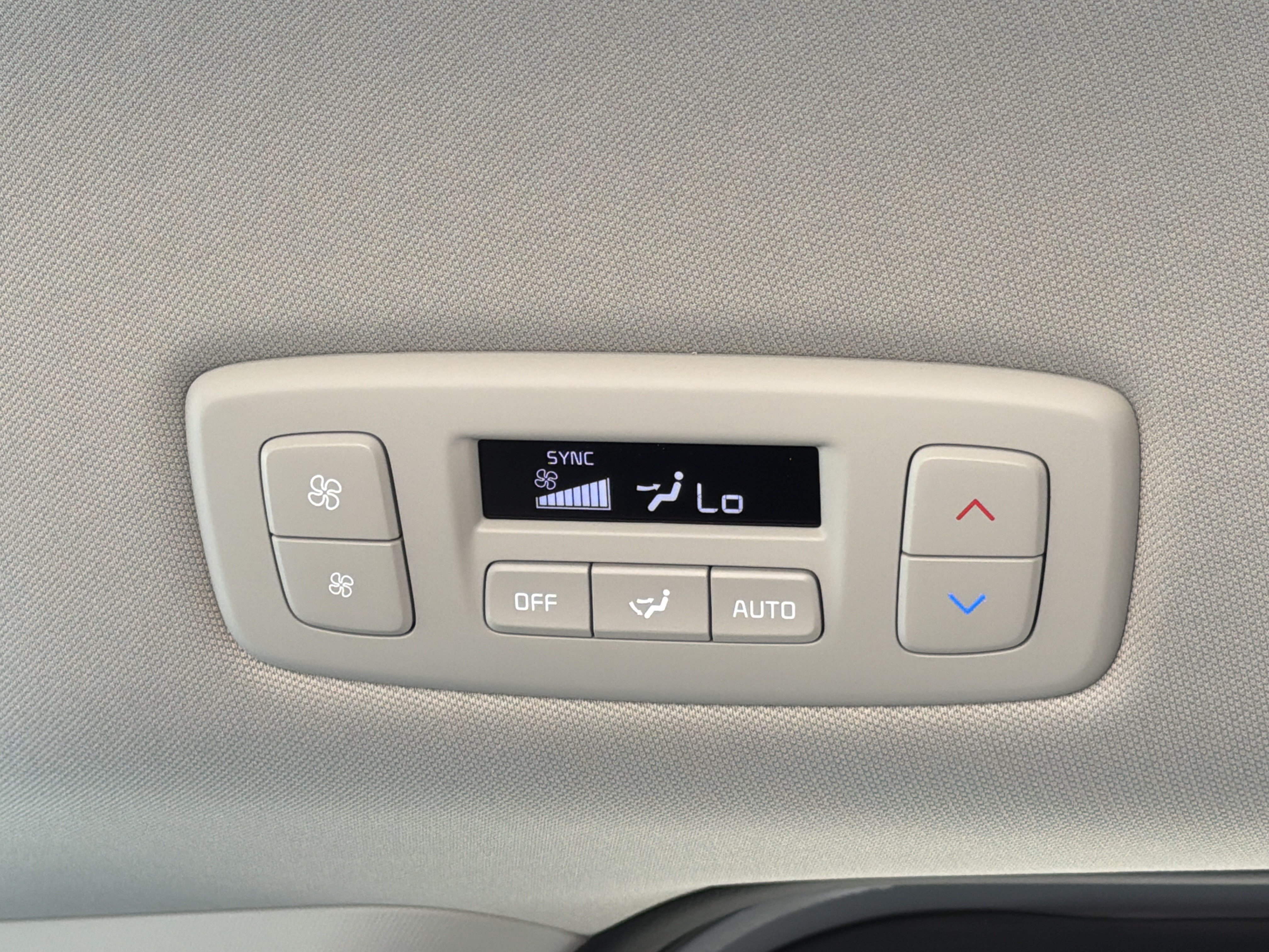 New 2026 Kia Carnival EX FWD image 21