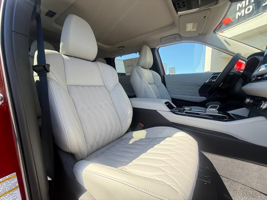 New 2026 Mitsubishi Outlander SEL FWD image 17