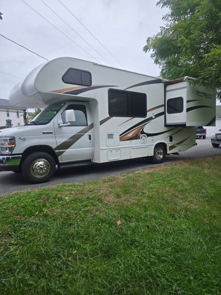 Used 2017 Ford E-350 and Econoline 350 Super Duty w/ Motorhome Prep Package RWD image 14