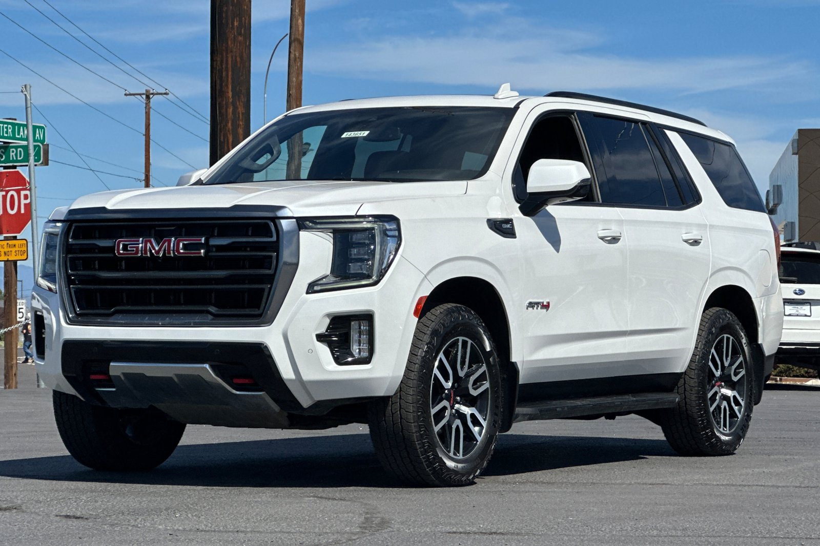 Used 2024 GMC Yukon AT4 w/ Technology Package AWD/4WD image 8