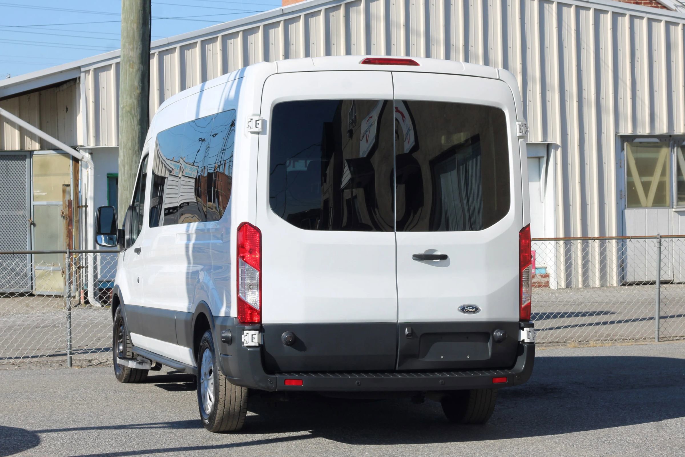 Used 2016 Ford Transit 350 XL image 6