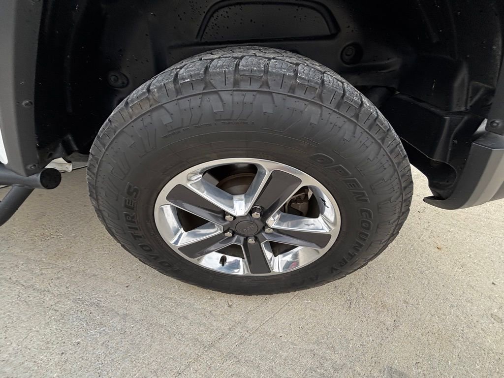 Used 2019 Jeep Wrangler Unlimited Sahara image 24