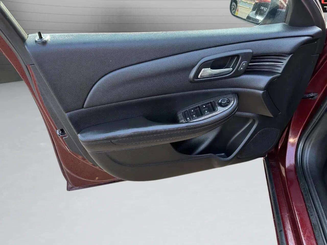 Used 2016 Chevrolet Malibu LT w/ Power Convenience Package image 29