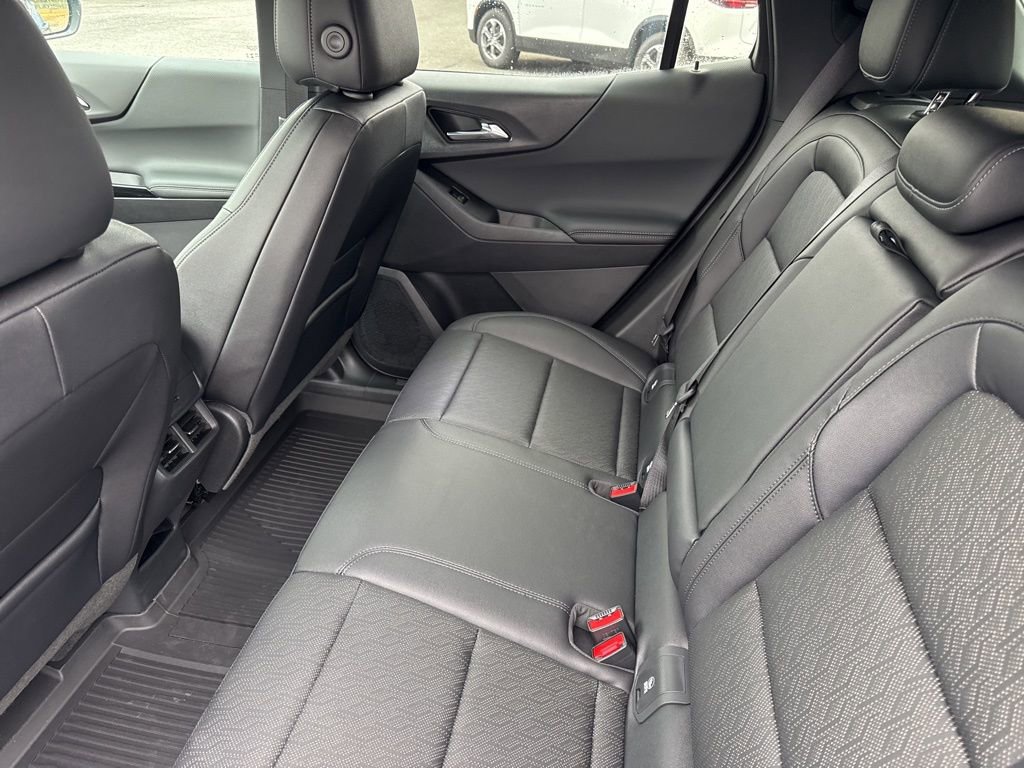 New 2026 Chevrolet Equinox LT w/ Convenience Package II image 32