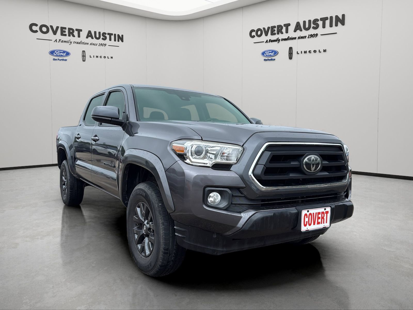 Used 2020 Toyota Tacoma SR5 w/ SR5 Appearance Package (SM) RWD image 7