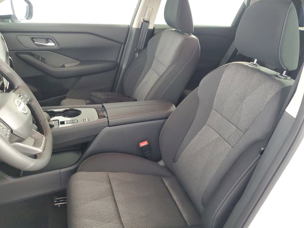 New 2026 Nissan Rogue SV FWD image 12