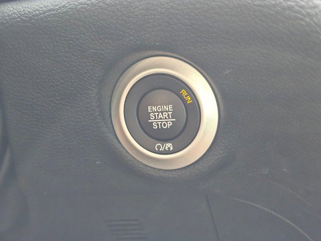 Certified 2023 Chrysler Pacifica Pinnacle FWD image 34