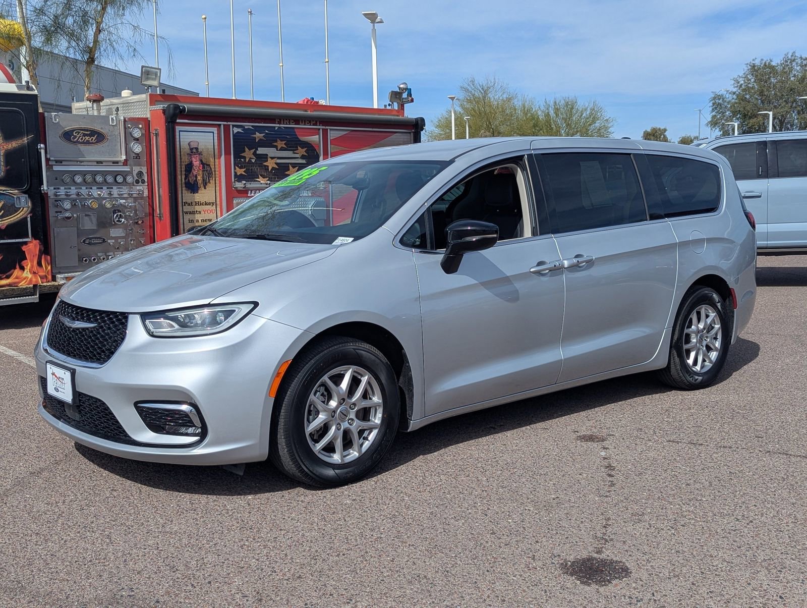 Used 2024 Chrysler Pacifica Touring-L image 24