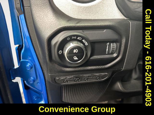 Used 2024 Jeep Gladiator Sport image 3