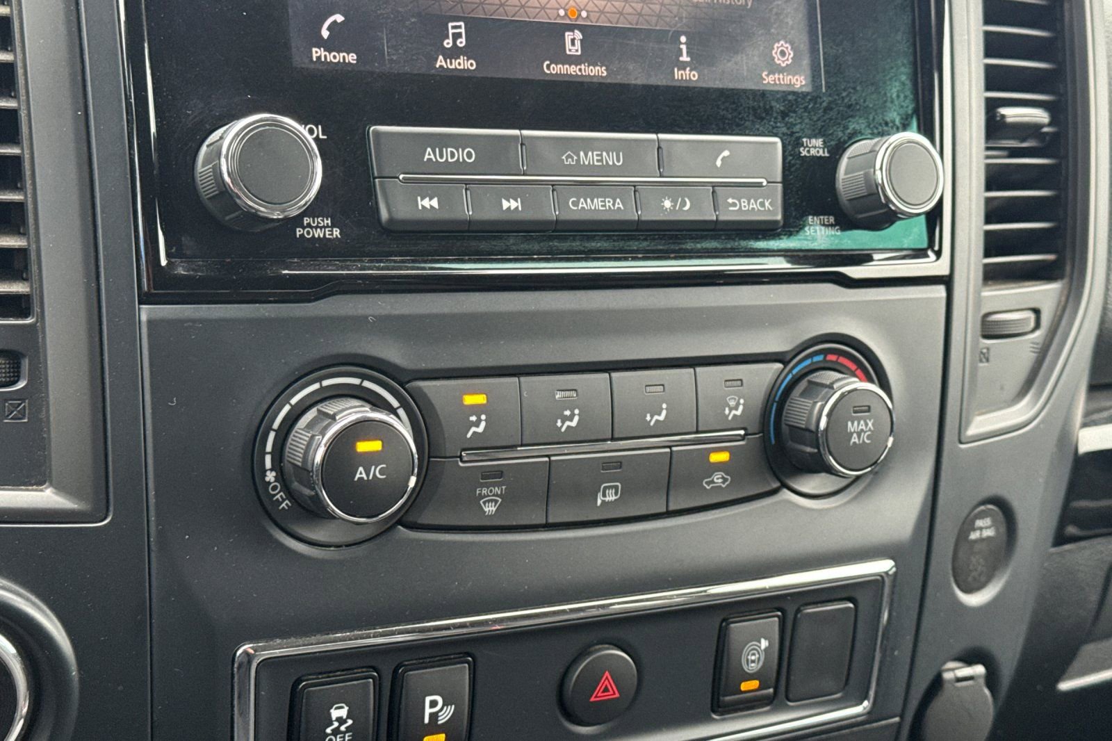 Used 2022 Nissan Titan SV w/ Accessory Utility Package image 20