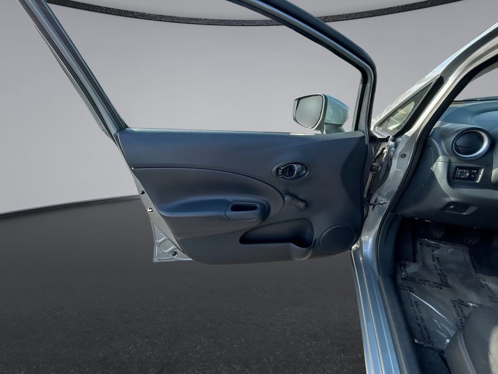 Used 2015 Nissan Versa Note S FWD image 33
