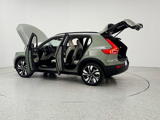 Certified 2025 Volvo XC40 B5 Plus w/ Protection Package Premier AWD/4WD image 12